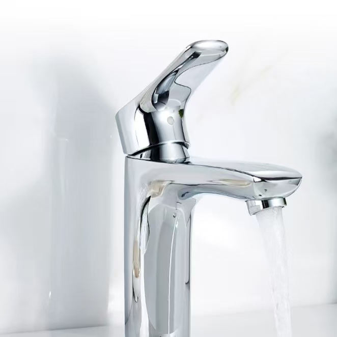 Faucet Pemegang Tunggal Berbentuk Arka Perak Terang